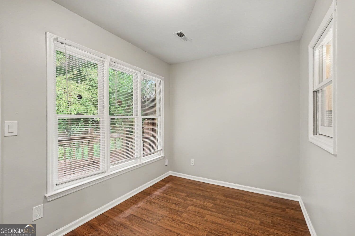 2 bedroom, 2.5 bathroom, 1,926 sq ft townhouse for sale at 122 Davis Mill Court, Lawrenceville, GA 30044 — photo 6
