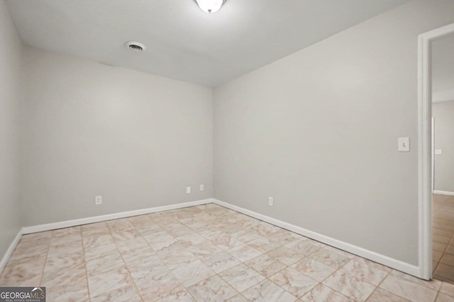 2 bedroom, 2.5 bathroom, 1,926 sq ft townhouse for sale at 122 Davis Mill Court, Lawrenceville, GA 30044 — photo 9