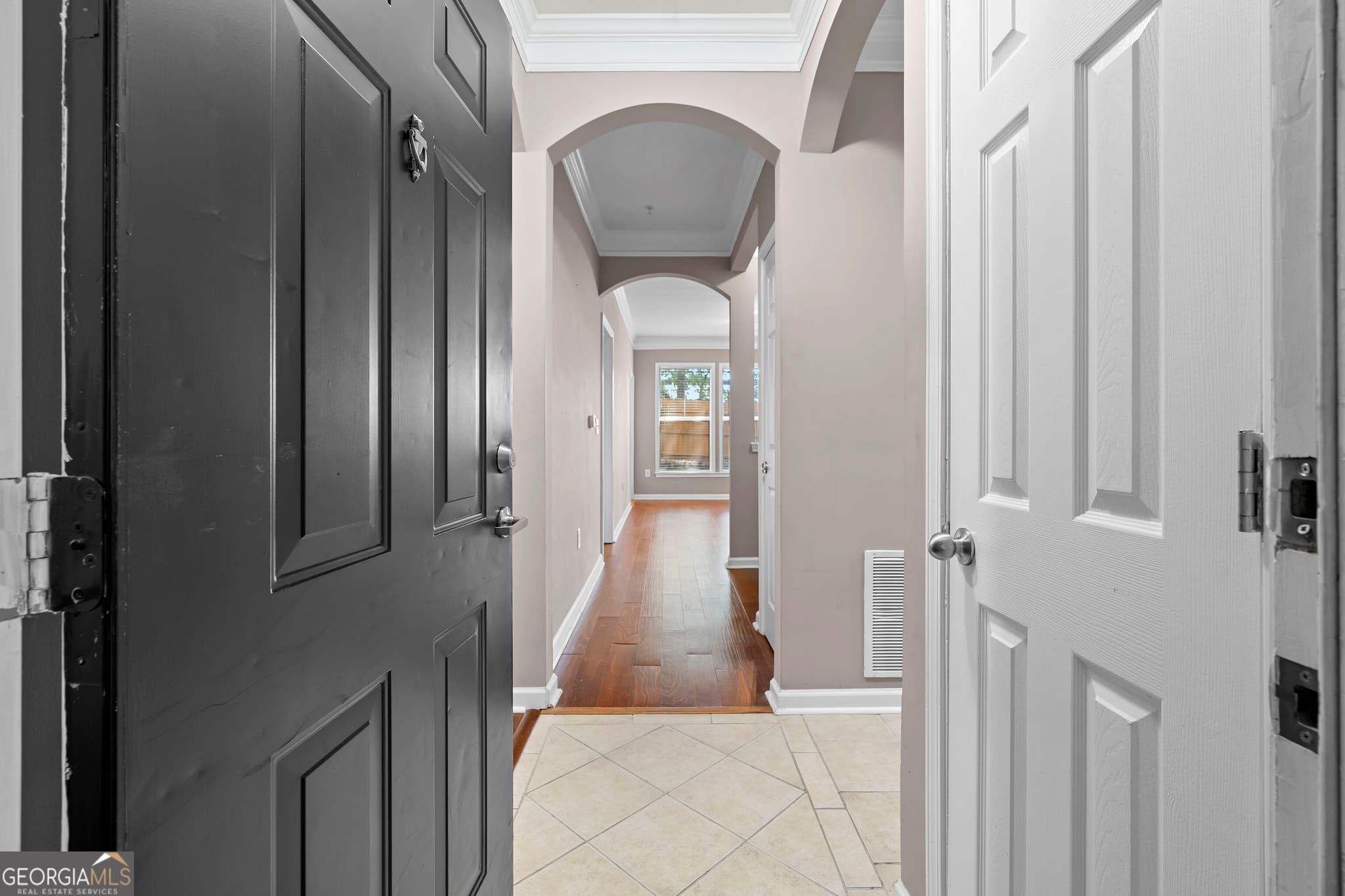2 bedroom, 2 bathroom, 1,168 sq ft condominium for sale at 1850 Cotillion Drive, Atlanta, GA 30338 — photo 3