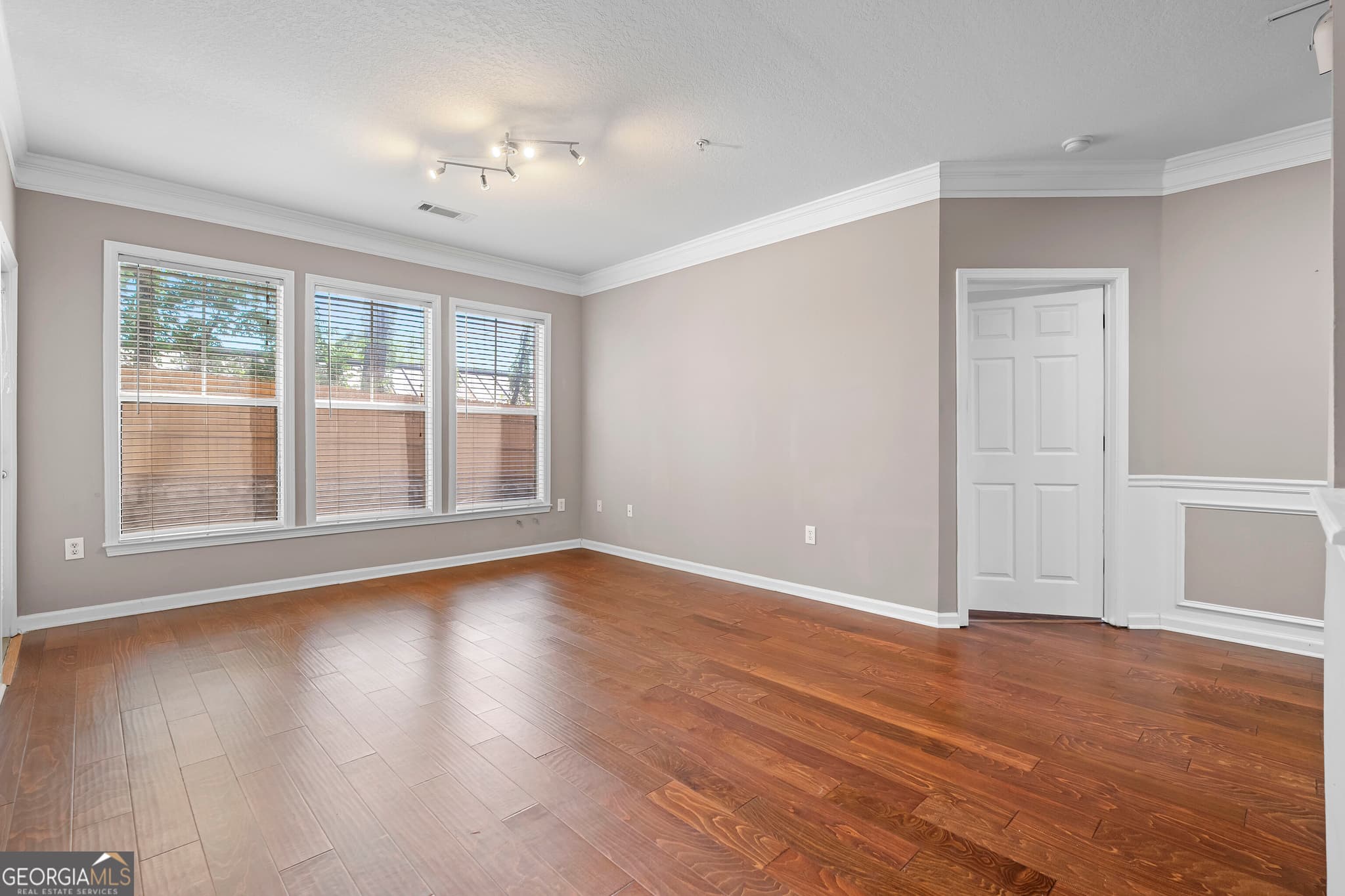 2 bedroom, 2 bathroom, 1,168 sq ft condominium for sale at 1850 Cotillion Drive, Atlanta, GA 30338 — photo 8
