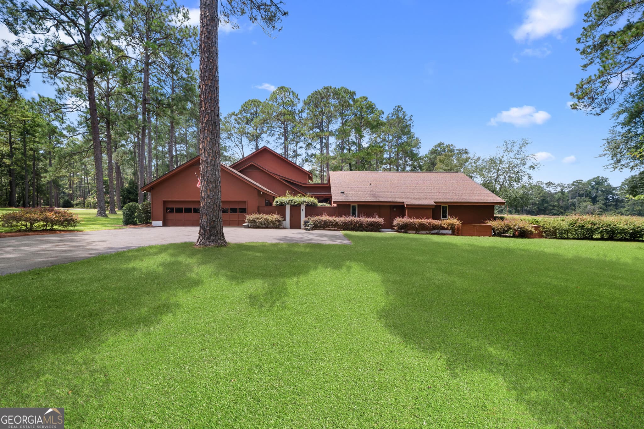 5 bedroom, 3.5 bathroom, 3,761 sq ft single family residence for sale at 7 Whippoorwill Drive, Statesboro, GA 30458