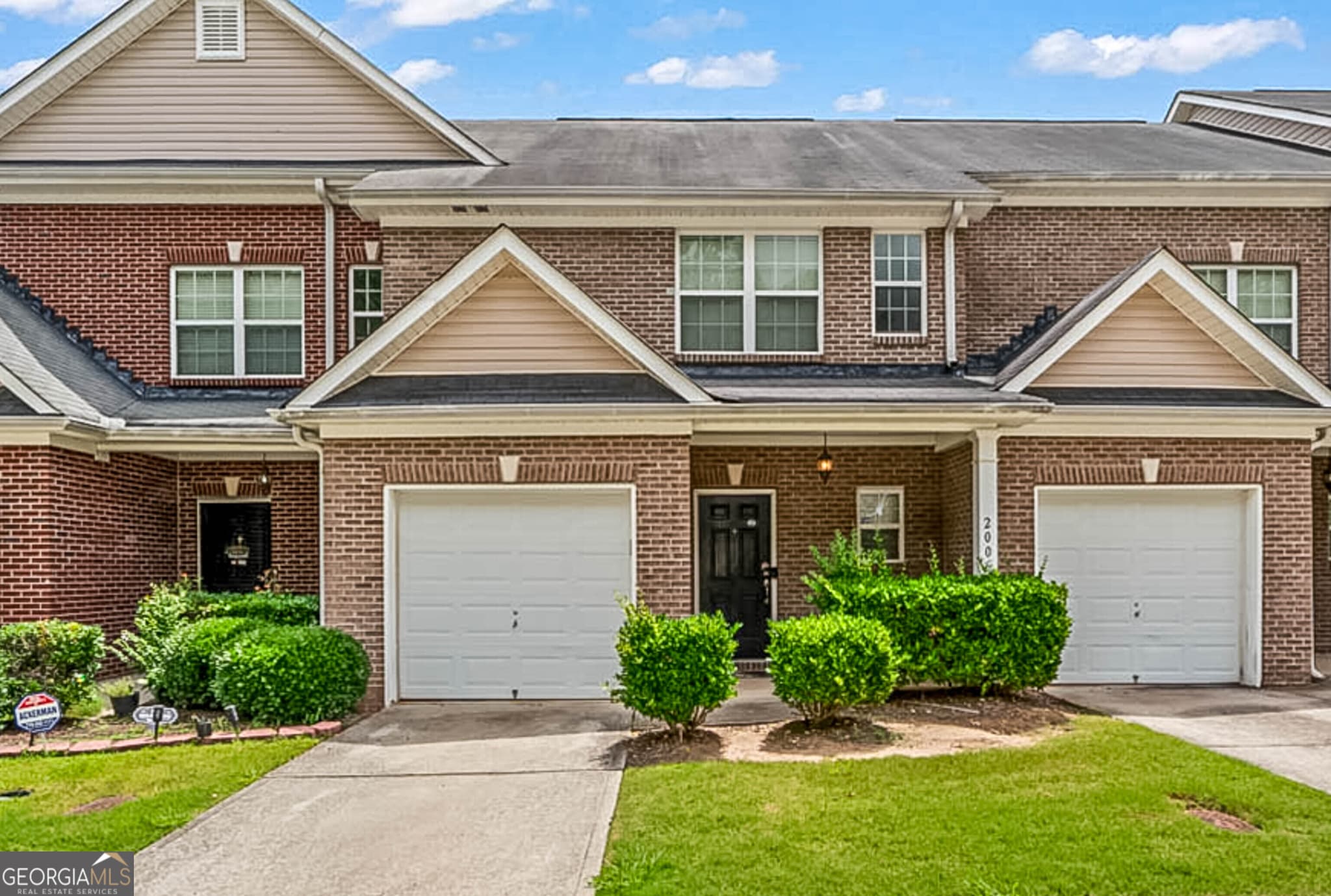 3 bedroom, 2.5 bathroom, 1,590 sq ft townhouse for rent at 2555 Flat Shoals Road APT 2006, South Fulton, GA 30349 for $2,000 a month