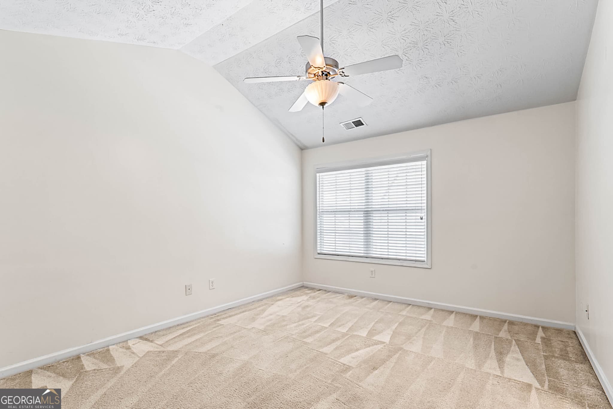 3 bedroom, 2.5 bathroom, 1,590 sq ft townhouse for rent at 2555 Flat Shoals Road APT 2006, South Fulton, GA 30349 for $2,000 a month — photo 8