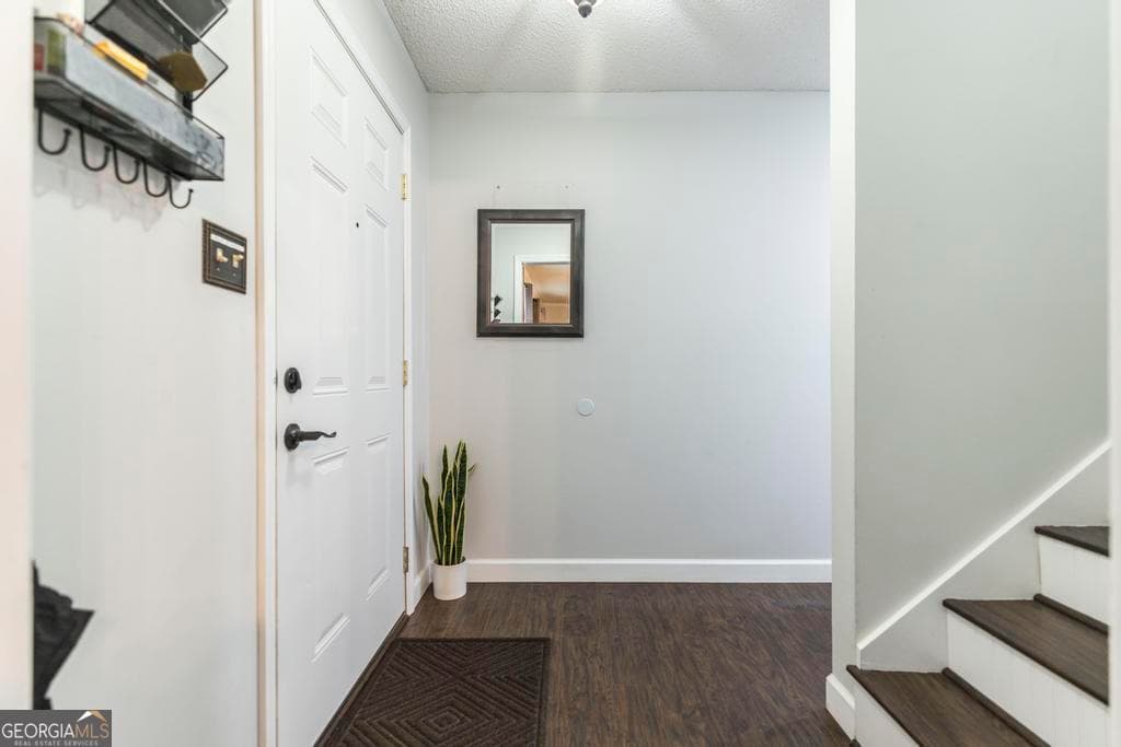 4 bedroom, 3 bathroom, 2,011 sq ft townhouse for sale at 132 Sussex Drive, Warner Robins, GA 31088 — photo 2