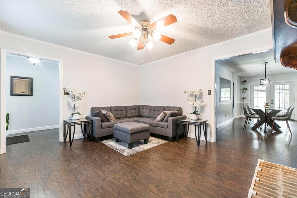 4 bedroom, 3 bathroom, 2,011 sq ft townhouse for sale at 132 Sussex Drive, Warner Robins, GA 31088 — photo 3