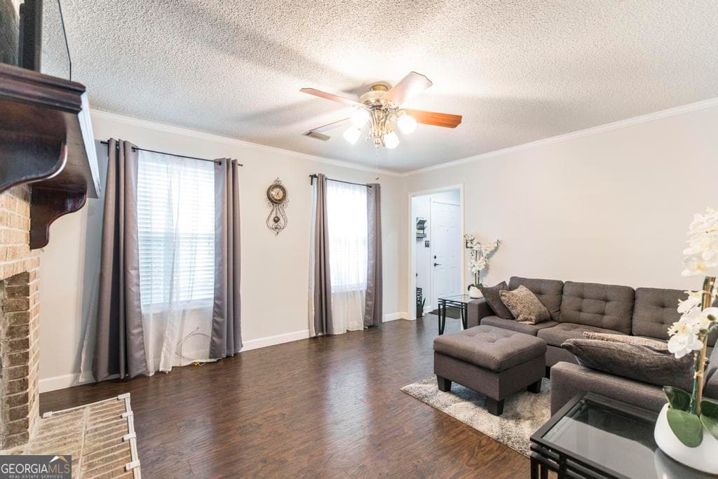 4 bedroom, 3 bathroom, 2,011 sq ft townhouse for sale at 132 Sussex Drive, Warner Robins, GA 31088 — photo 4