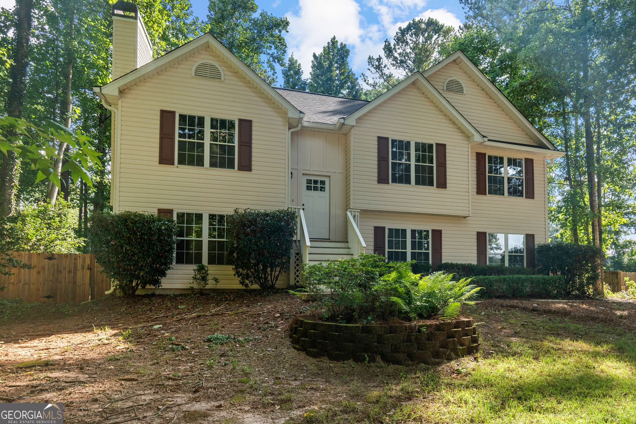 4 bedroom, 3 bathroom, 2,124 sq ft single family residence for sale at 120 Woodstream Drive, Newnan, GA 30265 — photo 2