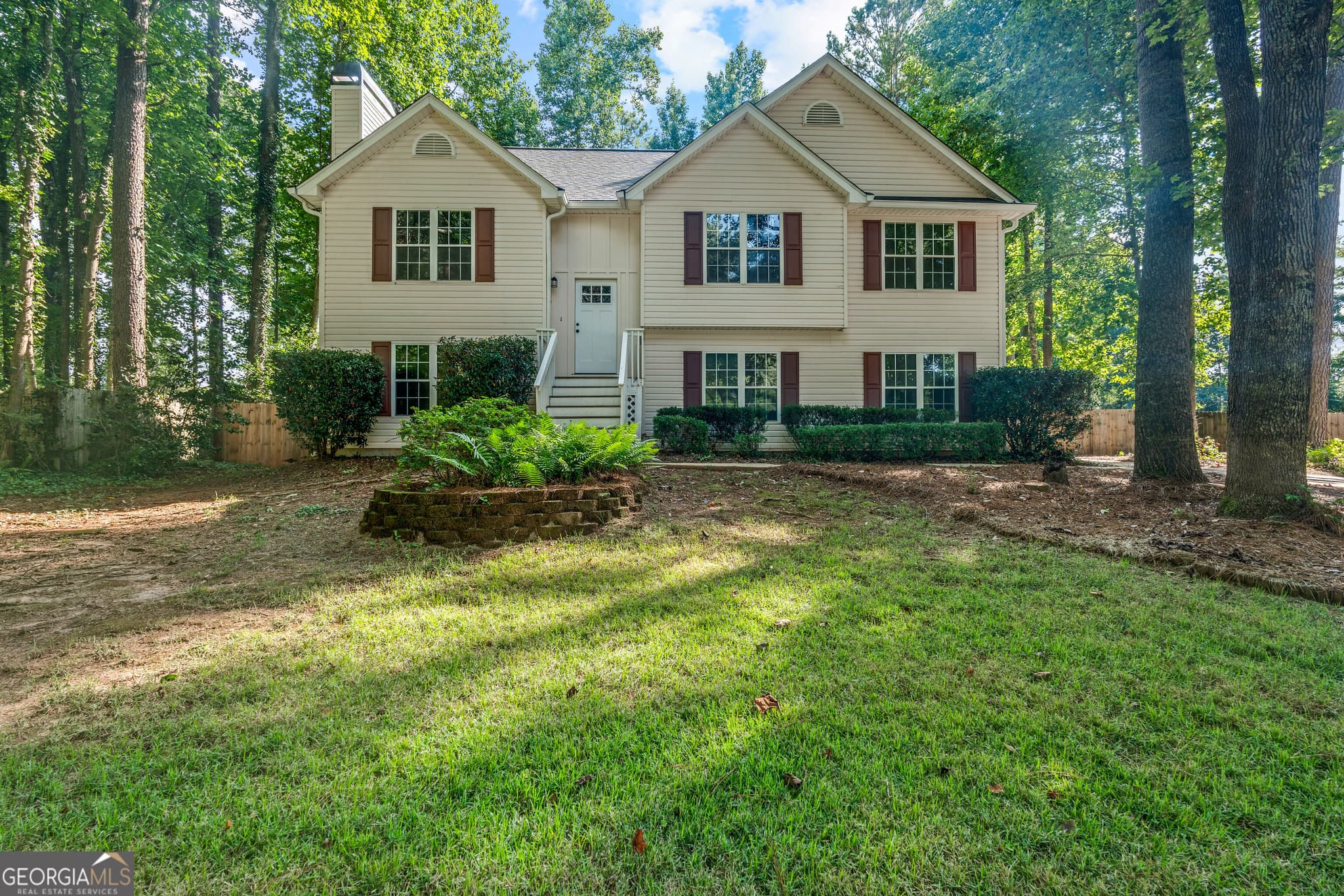 4 bedroom, 3 bathroom, 2,124 sq ft single family residence for sale at 120 Woodstream Drive, Newnan, GA 30265 — photo 1 of 54