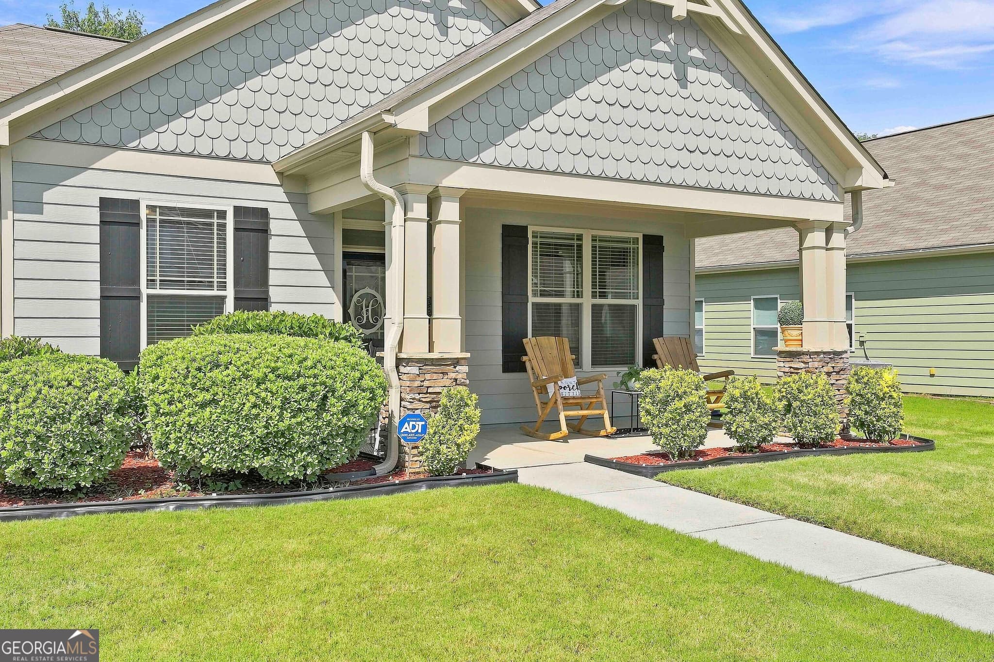 3 bedroom, 2 bathroom, 1,399 sq ft single family residence for sale at 41 Majestic Drive, Newnan, GA 30265 — photo 2