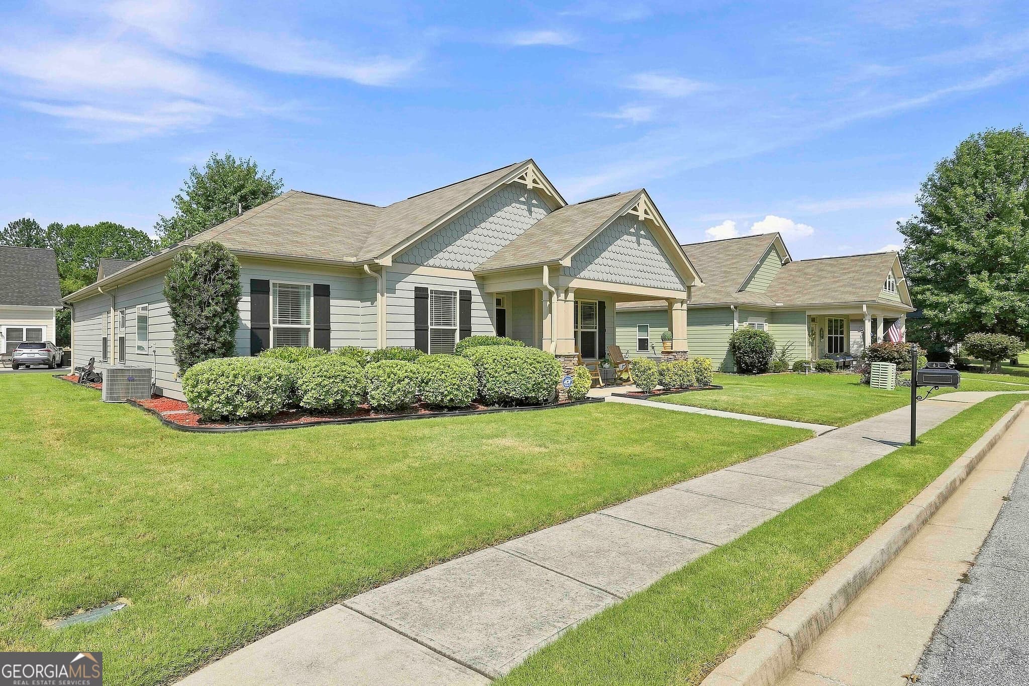3 bedroom, 2 bathroom, 1,399 sq ft single family residence for sale at 41 Majestic Drive, Newnan, GA 30265 — photo 3