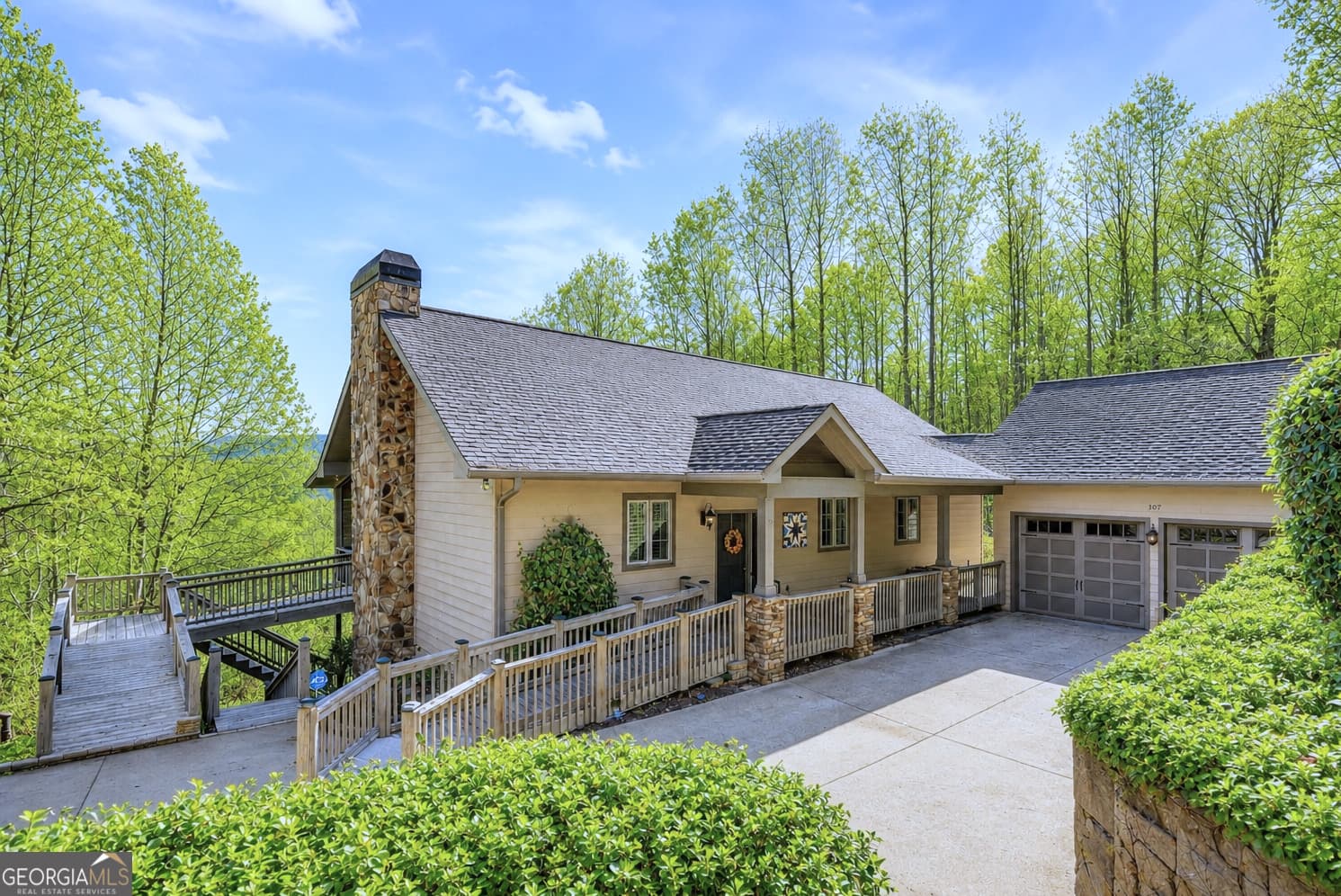 3 bedroom, 2.5 bathroom single family residence sold at 197 Eagles View Road, Hayesville, NC 28904