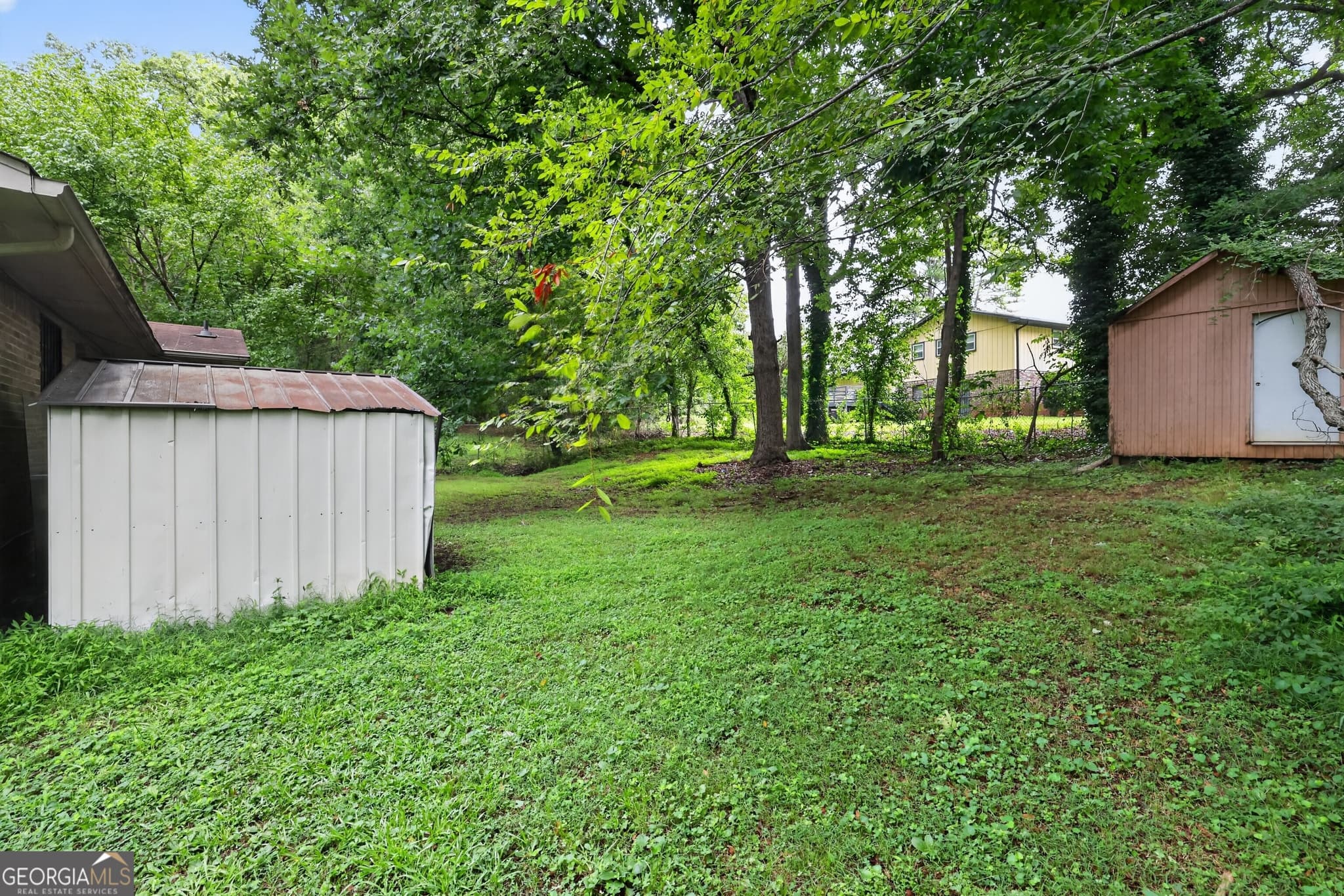 3 bedroom, 2 bathroom, 1,837 sq ft single family residence for sale at 3013 Orbit Circle, Ellenwood, GA 30294 — photo 2