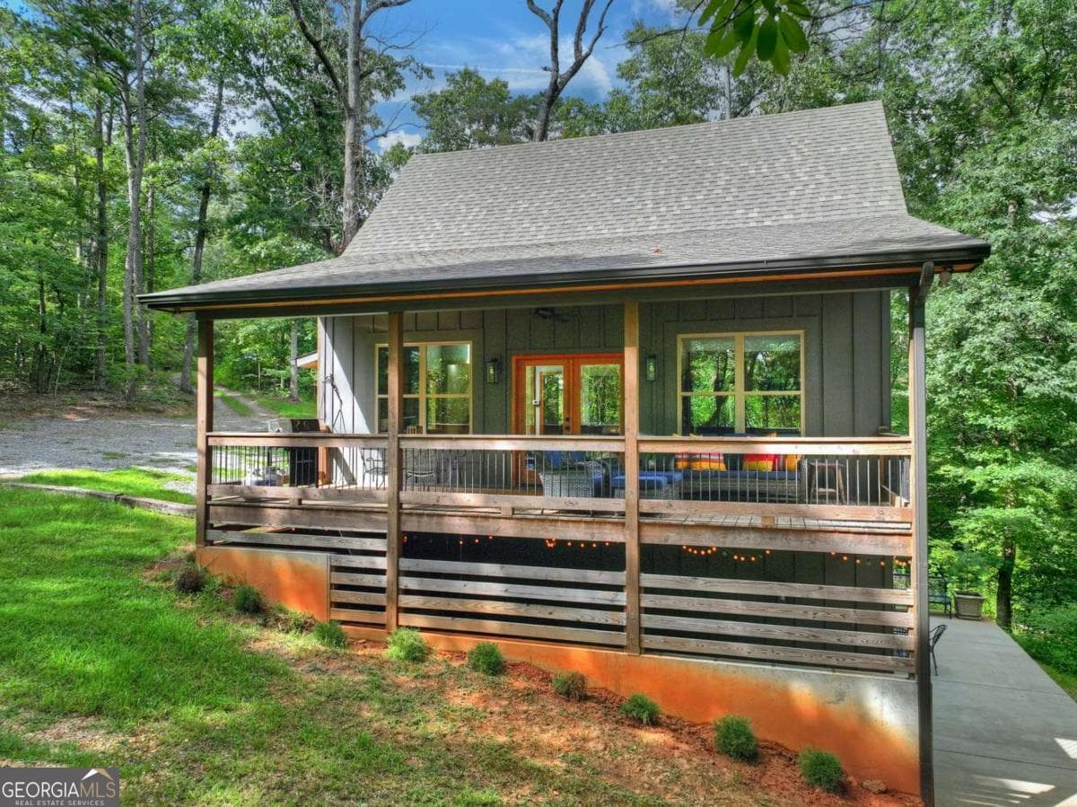 3 bedroom, 2 bathroom, 2,040 sq ft cabin,single family residence for sale at 232 Ridge Oaks Way, Ellijay, GA 30540