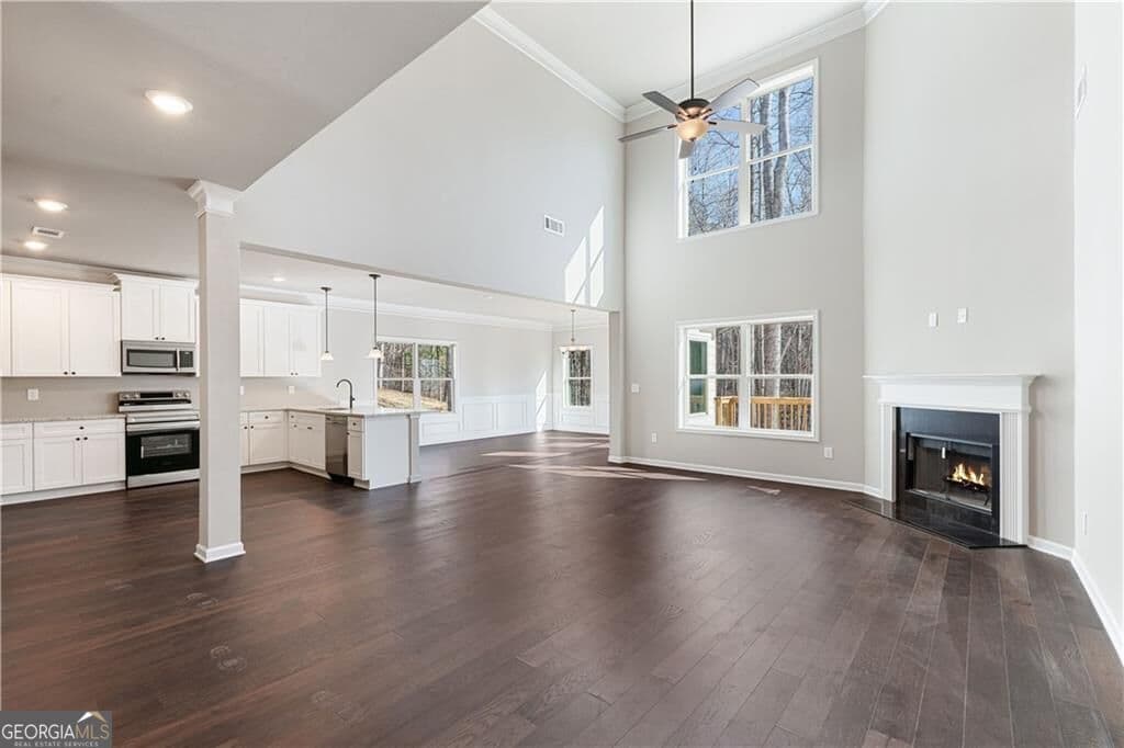 4 bedroom, 3.5 bathroom, 2,879 sq ft single family residence for rent at 5714 Ridgewater Circle, Gainesville, GA 30506 for $2,750 a month — photo 5