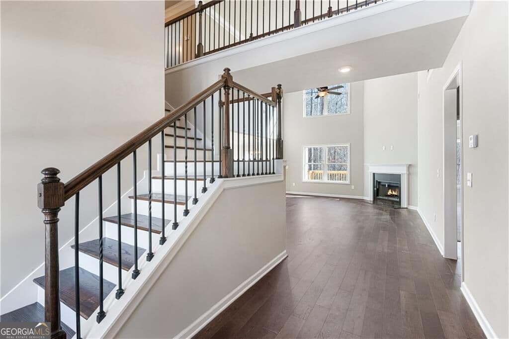 4 bedroom, 3.5 bathroom, 2,879 sq ft single family residence for rent at 5714 Ridgewater Circle, Gainesville, GA 30506 for $2,750 a month — photo 4