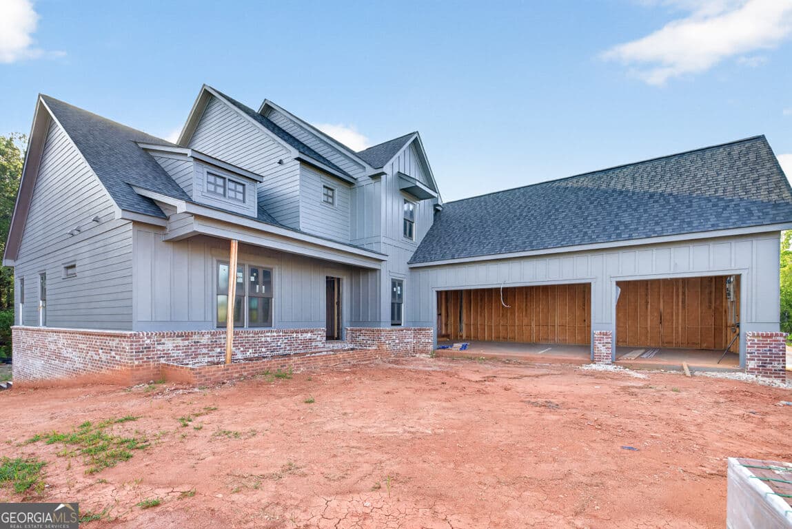 4 bedroom, 3.5 bathroom, 3,582 sq ft single family residence for sale at 271 Lake Vista Drive, Statham, GA 30666 — photo 2