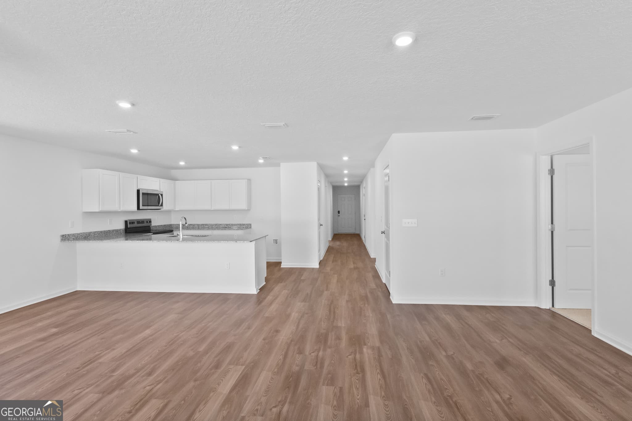 4 bedroom, 2 bathroom, 1,684 sq ft single family residence for sale at 226 Landing Boulevard, Kingsland, GA 31548 — photo 7