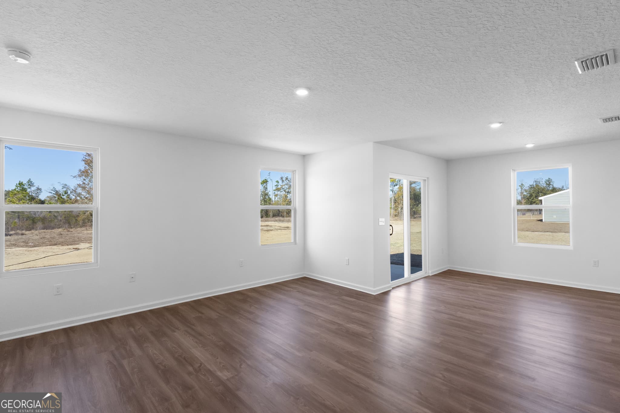 4 bedroom, 2 bathroom, 1,684 sq ft single family residence for sale at 226 Landing Boulevard, Kingsland, GA 31548 — photo 5