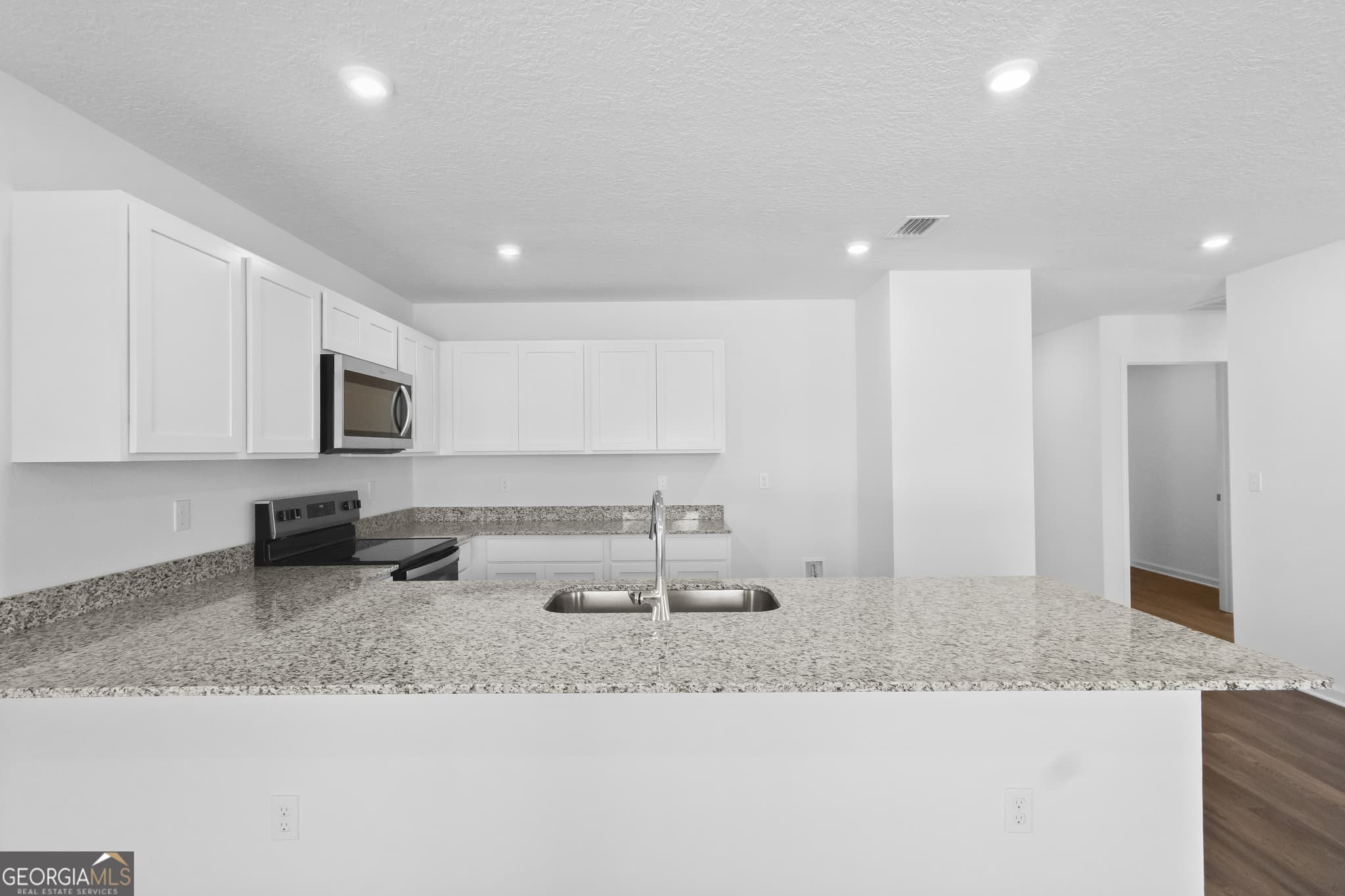4 bedroom, 2 bathroom, 1,684 sq ft single family residence for sale at 226 Landing Boulevard, Kingsland, GA 31548 — photo 4