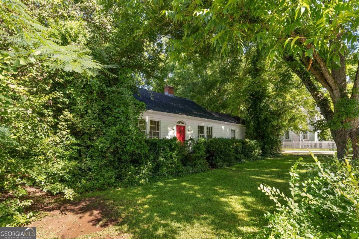 2 bedroom, 2 bathroom, 1,455 sq ft single family residence for sale at 407 S Main Street, Greensboro, GA 30642 — photo 3