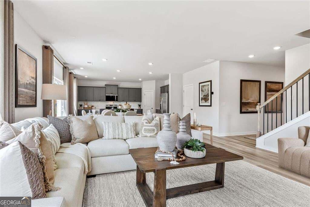 5 bedroom, 4 bathroom, 2,774 sq ft single family residence for sale at 8043 Joyce Way, Fairburn, GA 30213 — photo 6