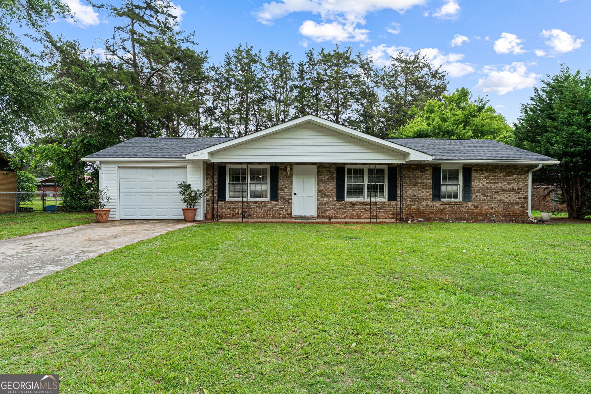 3 bedroom, 2 bathroom, 1,408 sq ft single family residence sold at 106 Galahad Drive, Warner Robins, GA 31093