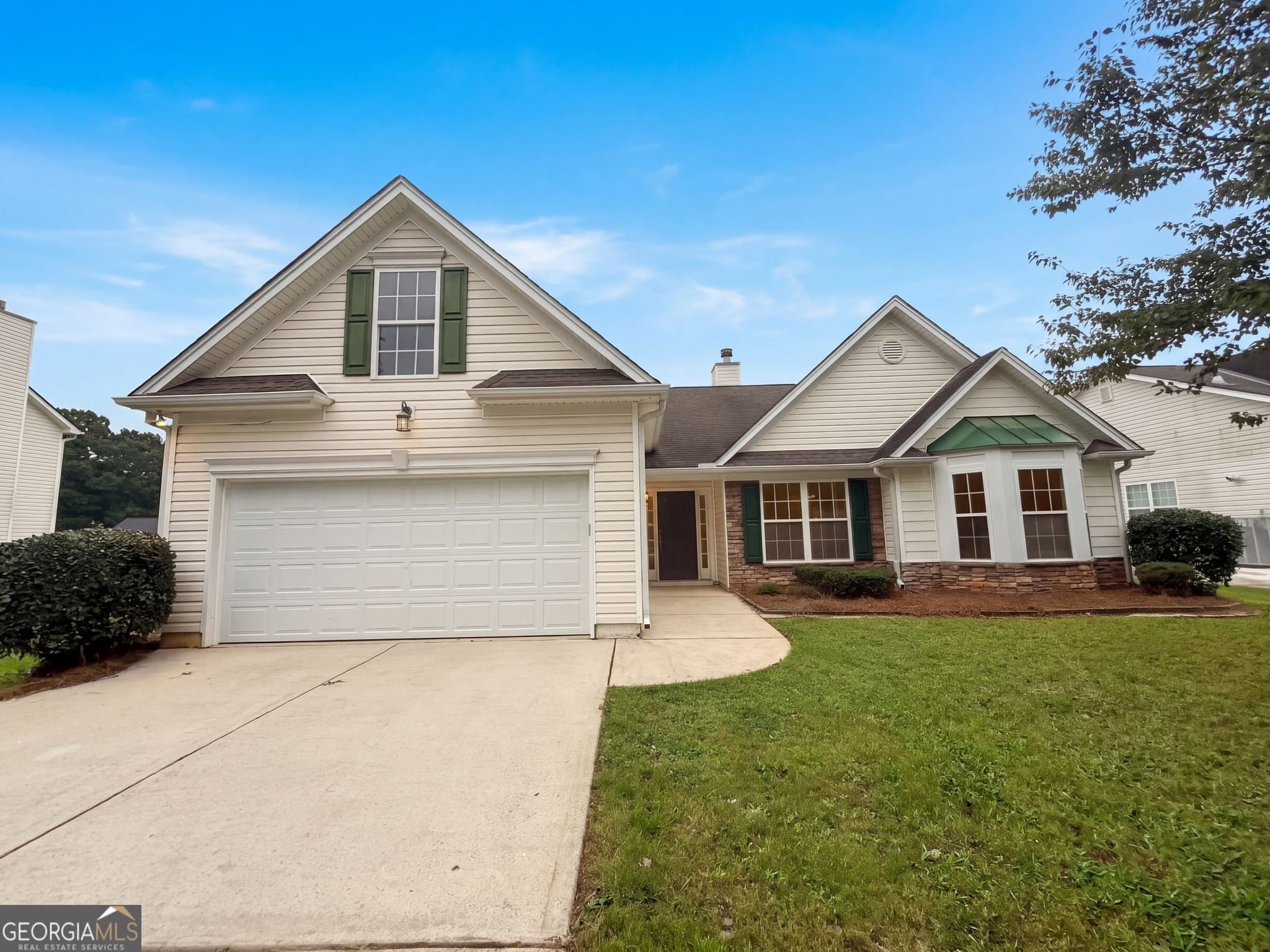 3 bedroom, 2 bathroom, 2,156 sq ft single family residence for sale at 5482 Swanson Road, Ellenwood, GA 30294 — photo 1 of 25