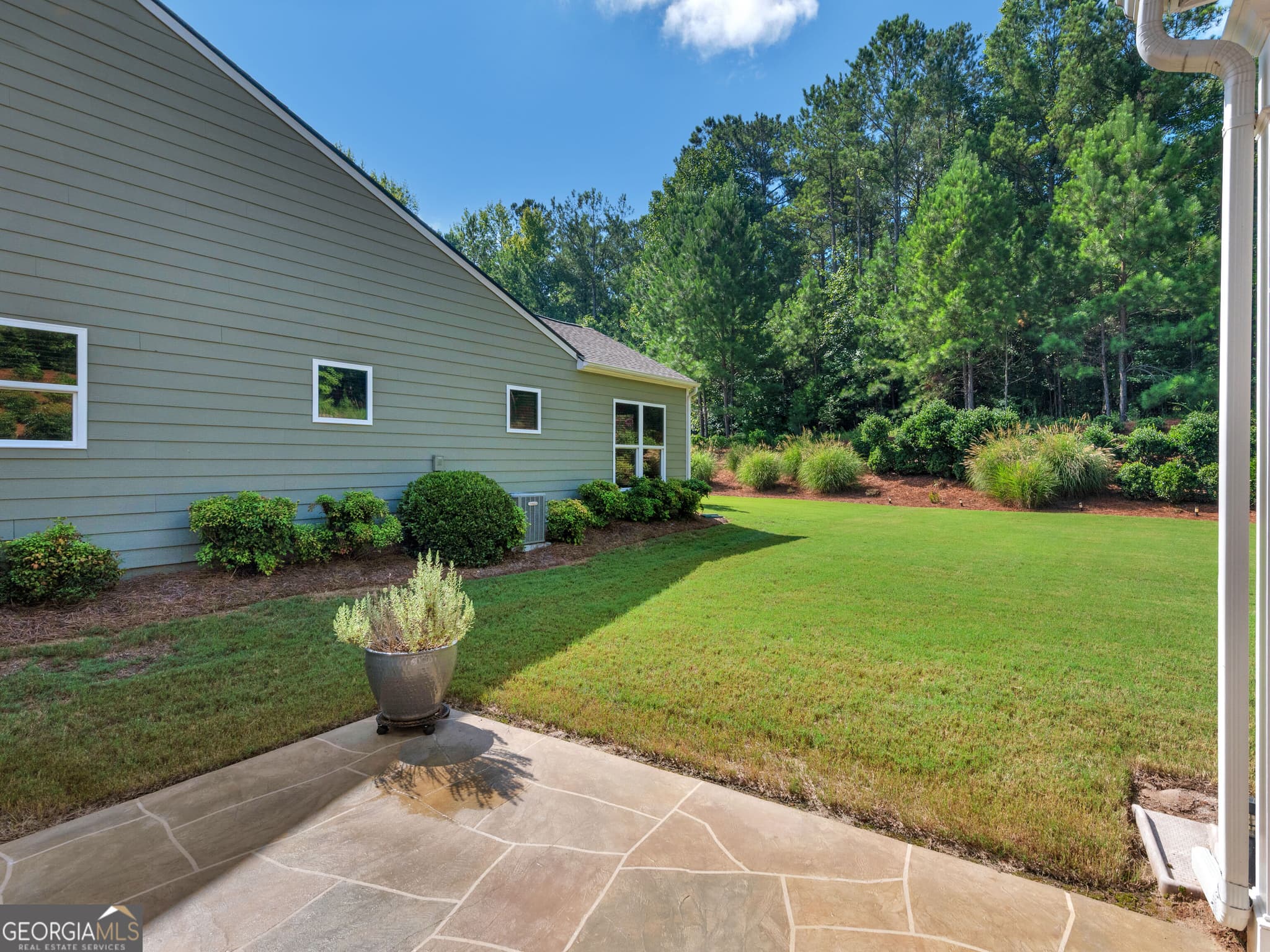 3 bedroom, 3 bathroom, 2,352 sq ft single family residence for sale at 100 Crape Myrtle Drive, Griffin, GA 30223 — photo 8