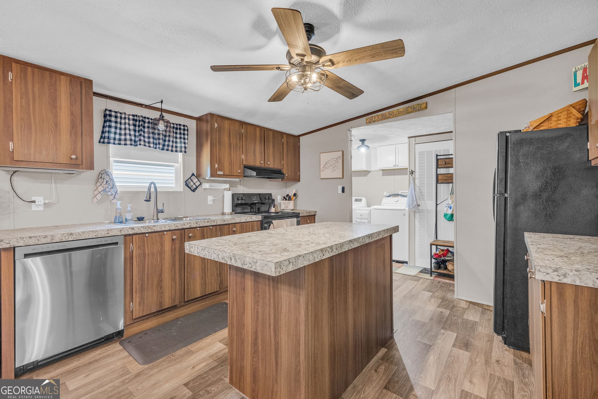 3 bedroom, 2 bathroom, 1,404 sq ft manufactured home,single family residence for sale at 106 Turtle Court, Eatonton, GA 31024 — photo 9