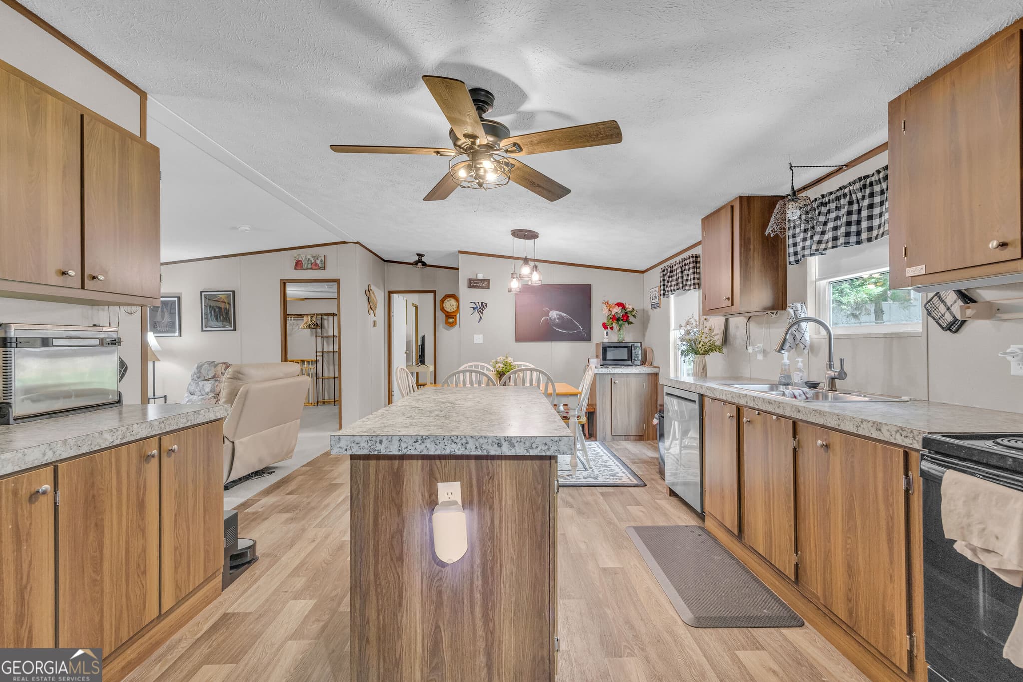 3 bedroom, 2 bathroom, 1,404 sq ft manufactured home,single family residence for sale at 106 Turtle Court, Eatonton, GA 31024 — photo 8