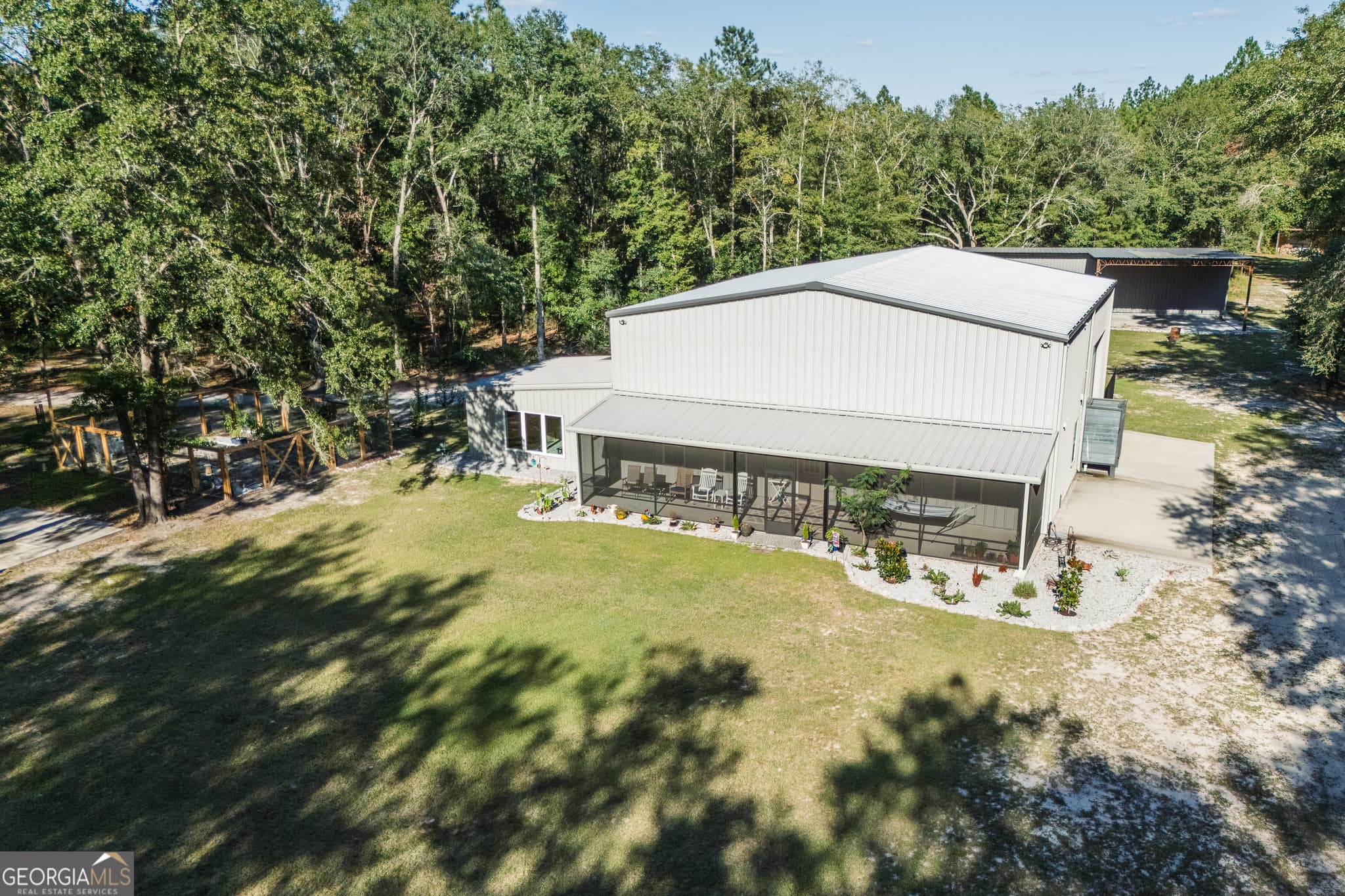 4 bedroom, 3 bathroom, 2,225 sq ft farm sold at 1910 Old Groveland Road, Pembroke, GA 31321