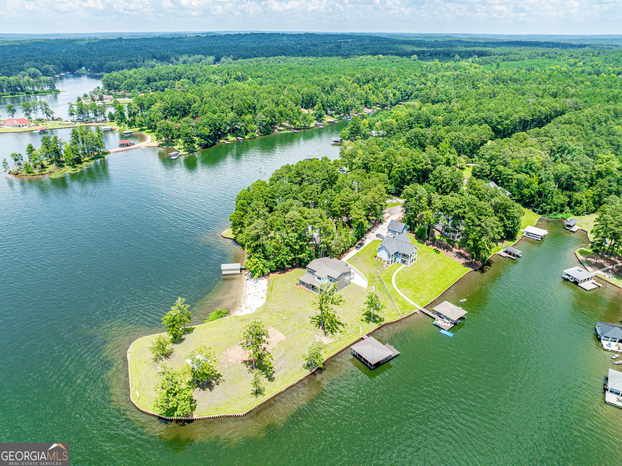 5 bedroom, 4.5 bathroom, 3,828 sq ft single family residence for sale at 120 Shillelagh Circle, Sparta, GA 31087 — photo 9