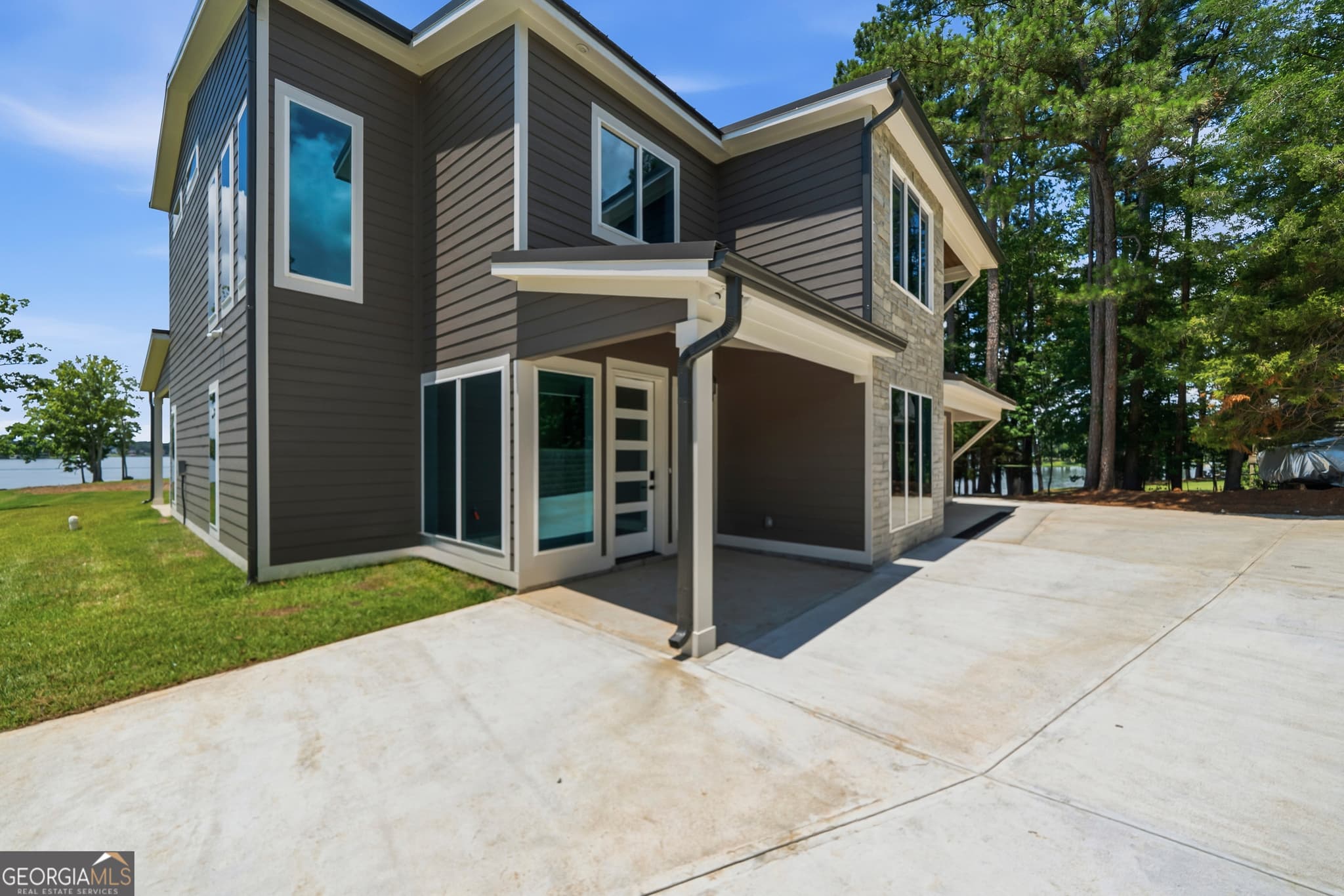 5 bedroom, 4.5 bathroom, 3,828 sq ft single family residence for sale at 120 Shillelagh Circle, Sparta, GA 31087 — photo 4