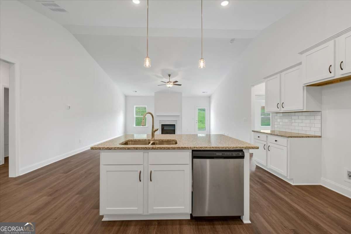 4 bedroom, 2 bathroom, 2,100 sq ft single family residence for sale at 305 Angela Avenue LOT 07, Bowdon, GA 30108 — photo 6