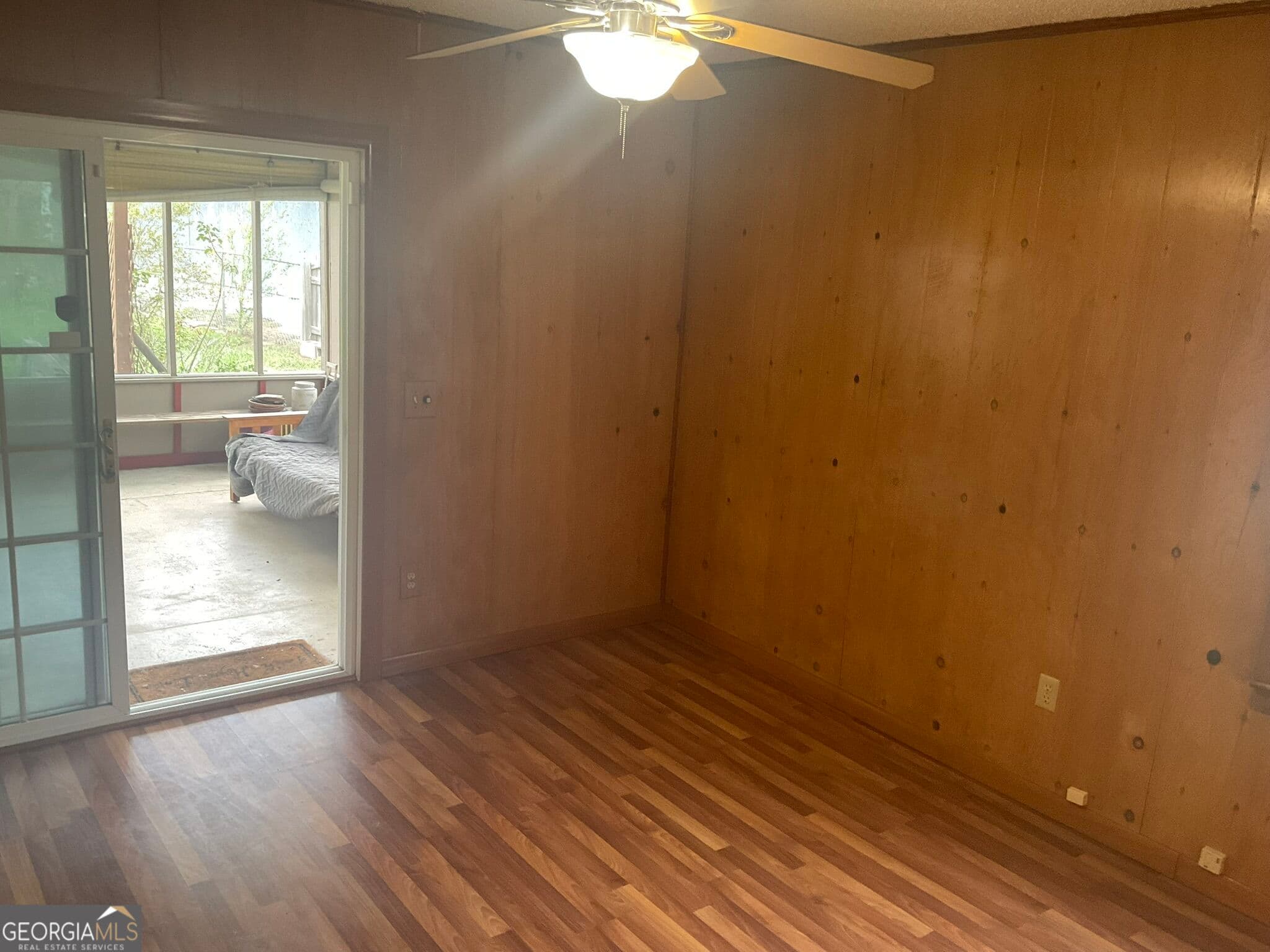 3 bedroom, 2 bathroom, 1,284 sq ft single family residence under contract at 203 Bishop Circle, St. Marys, GA 31558 — photo 3