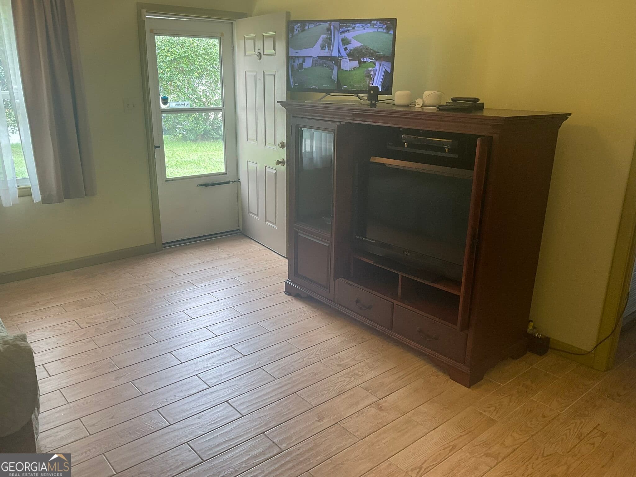3 bedroom, 2 bathroom, 1,284 sq ft single family residence under contract at 203 Bishop Circle, St. Marys, GA 31558 — photo 10