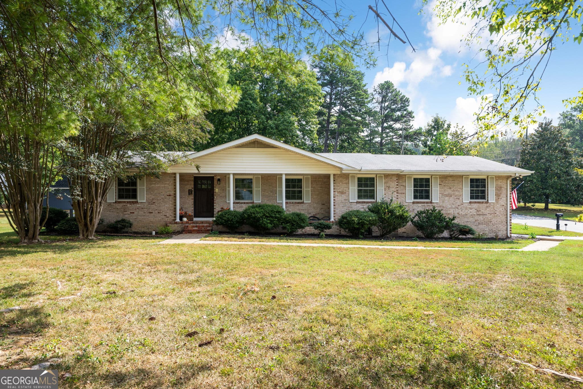 3 bedroom, 2 bathroom, 1,512 sq ft single family residence sold at 2130 Colonial Parkway Drive, Chattanooga, TN 37421