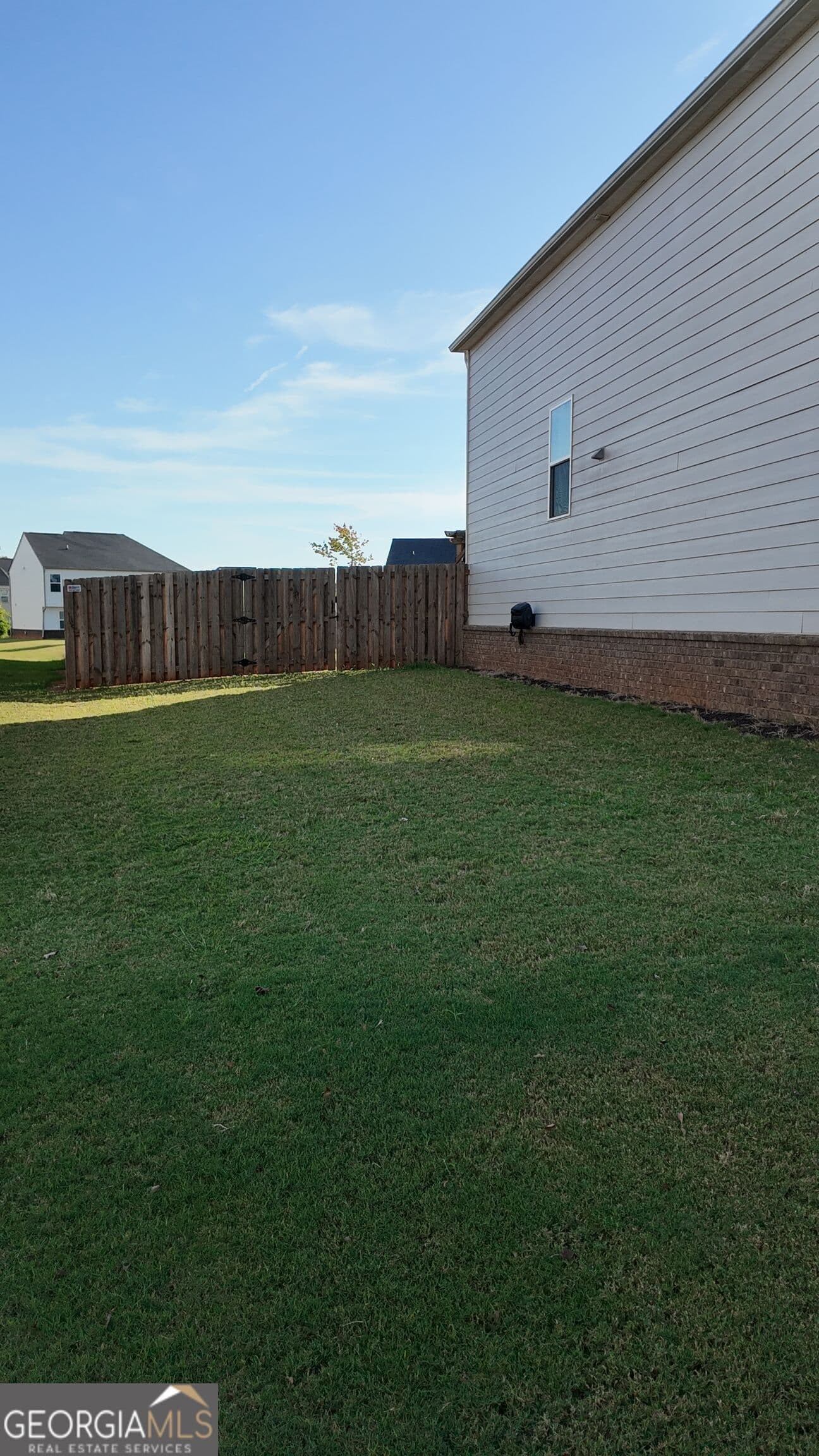 4 bedroom, 3 bathroom, 2,450 sq ft single family residence for sale at 498 daffodil Lane, Mcdonough, GA 30253 — photo 3