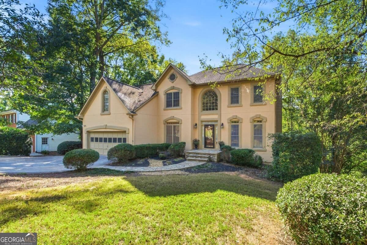 5 bedroom, 3.5 bathroom, 3,409 sq ft single family residence for sale at 437 Connemara Crossing, Lawrenceville, GA 30044 — photo 2