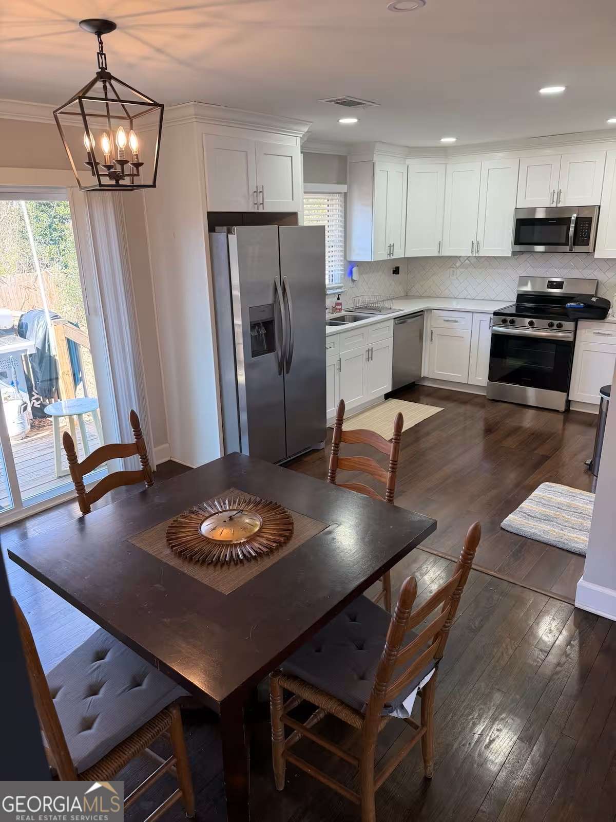 3 bedroom, 2 bathroom, 1,329 sq ft single family residence for sale at 2301 Amber Way, Decatur, GA 30032 — photo 2