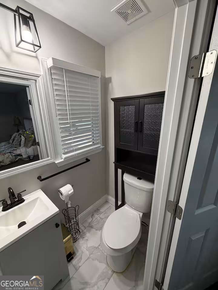 3 bedroom, 2 bathroom, 1,329 sq ft single family residence for sale at 2301 Amber Way, Decatur, GA 30032 — photo 6
