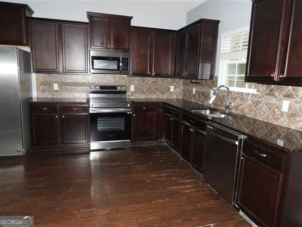 4 bedroom, 2.5 bathroom, 2,787 sq ft single family residence for sale at 126 Owens Street, Ludowici, GA 31316 — photo 9