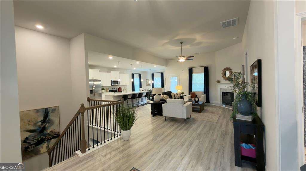 5 bedroom, 3 bathroom, 3,222 sq ft single family residence for sale at 620 Bald Ridge Circle, Demorest, GA 30535 — photo 2