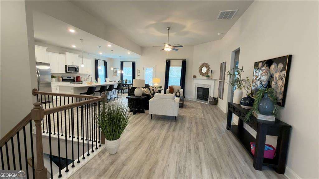 5 bedroom, 3 bathroom, 3,222 sq ft single family residence for sale at 620 Bald Ridge Circle, Demorest, GA 30535 — photo 4