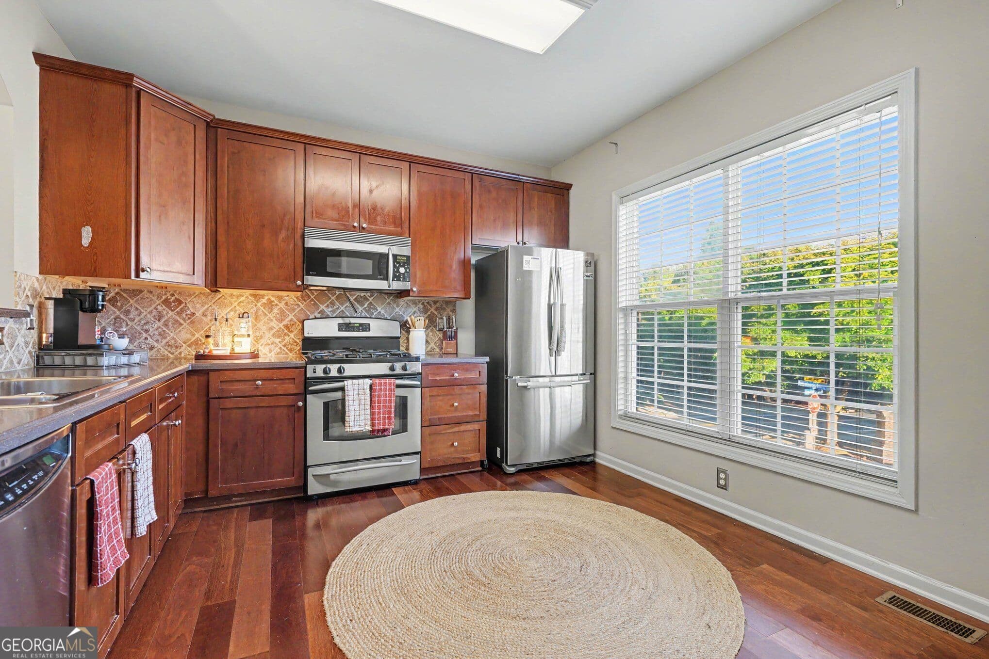 3 bedroom, 3 bathroom, 2,994 sq ft townhouse for sale at 1870 Appaloosa Mill Court, Buford, GA 30519 — photo 8