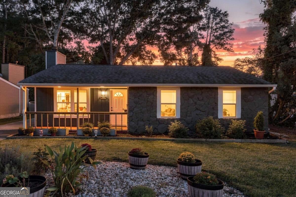 3 bedroom, 2 bathroom, 1,188 sq ft single family residence for sale at 1262 Muirforest Lane, Stone Mountain, GA 30088 — photo 2