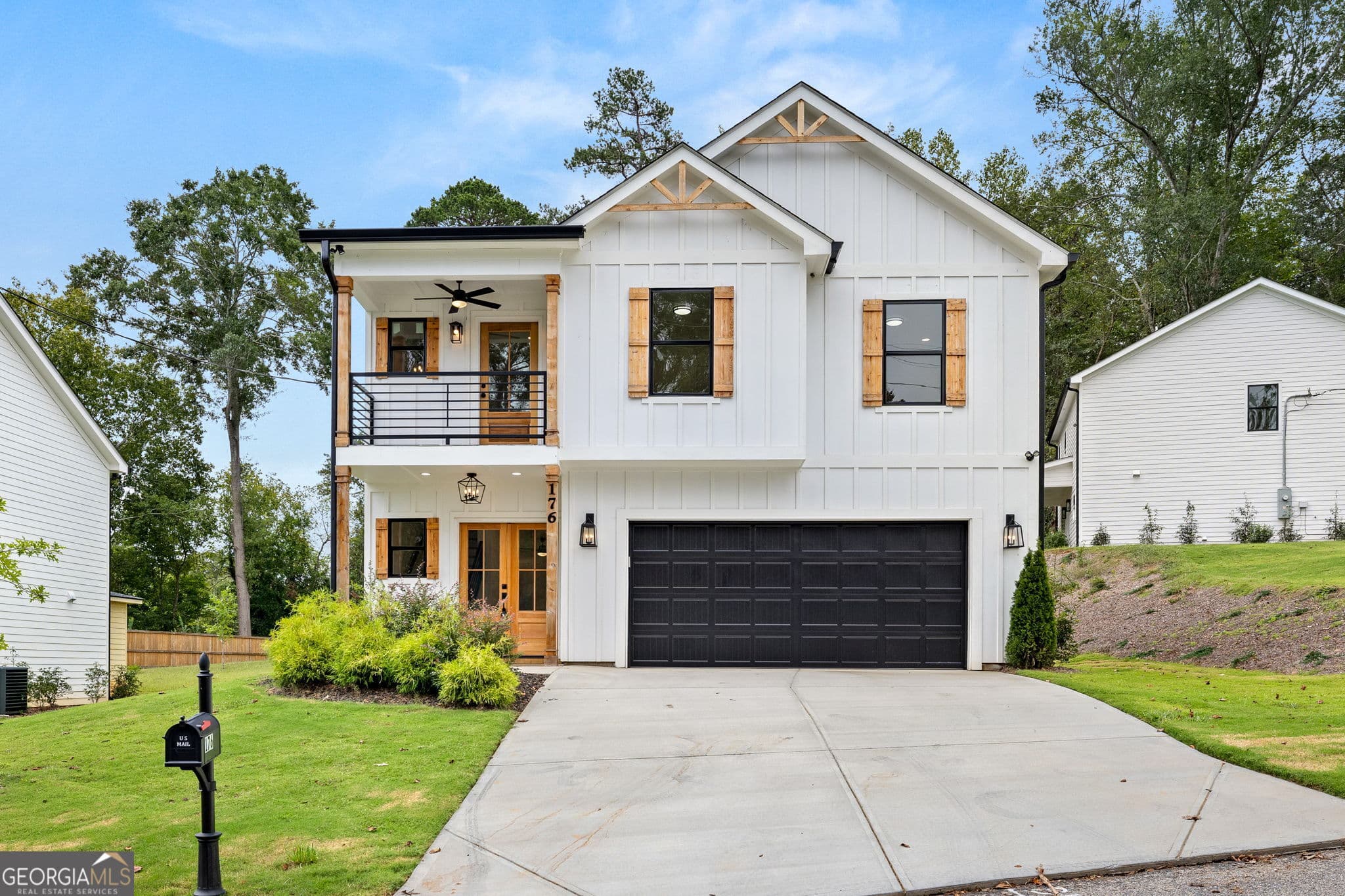 4 bedroom, 2.5 bathroom, 1,750 sq ft single family residence for sale at 176 Llewellyn Street, Clarkesville, GA 30523 — photo 1 of 31