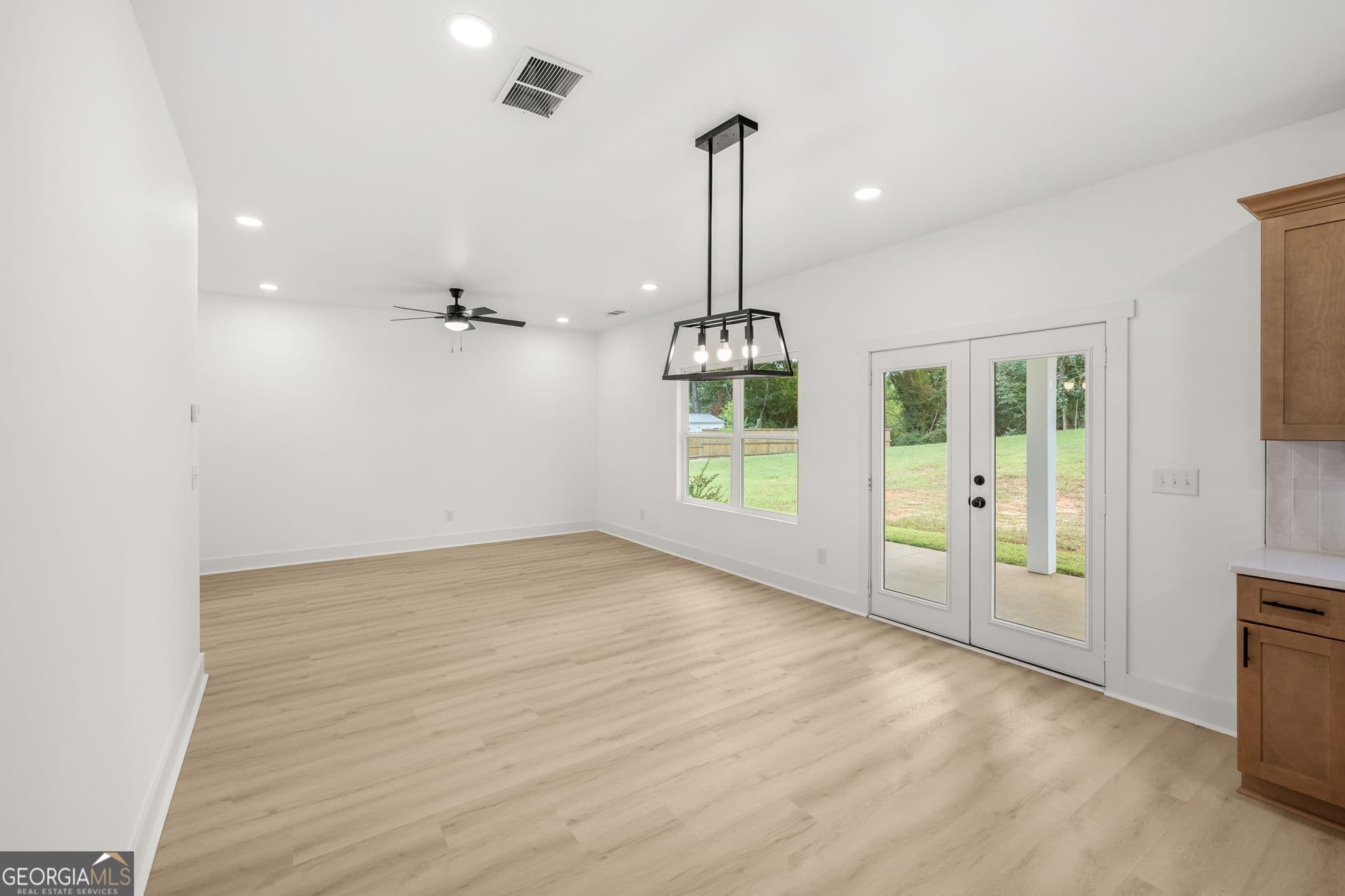 4 bedroom, 2.5 bathroom, 1,750 sq ft single family residence for sale at 176 Llewellyn Street, Clarkesville, GA 30523 — photo 9