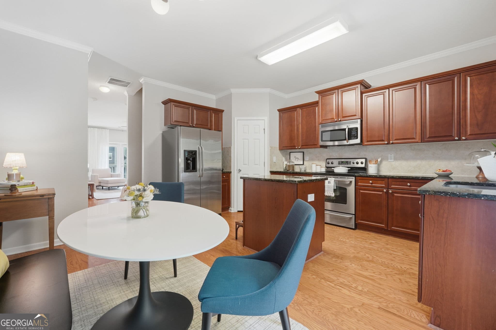 2 bedroom, 2.5 bathroom, 1,326 sq ft townhouse for sale at 1448 Liberty Parkway, Atlanta, GA 30318 — photo 7