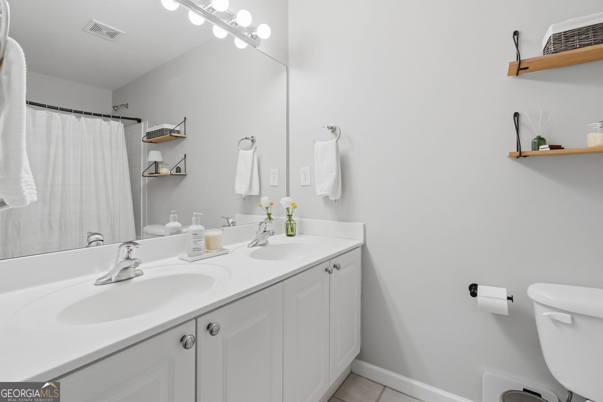 2 bedroom, 2.5 bathroom, 1,326 sq ft townhouse for sale at 1448 Liberty Parkway, Atlanta, GA 30318 — photo 10